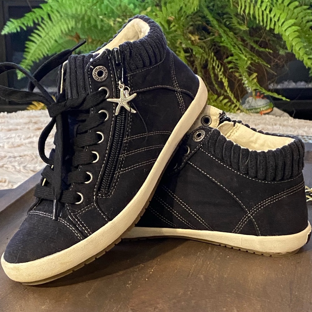 Taos Kids  Footwear Black Sneakers
